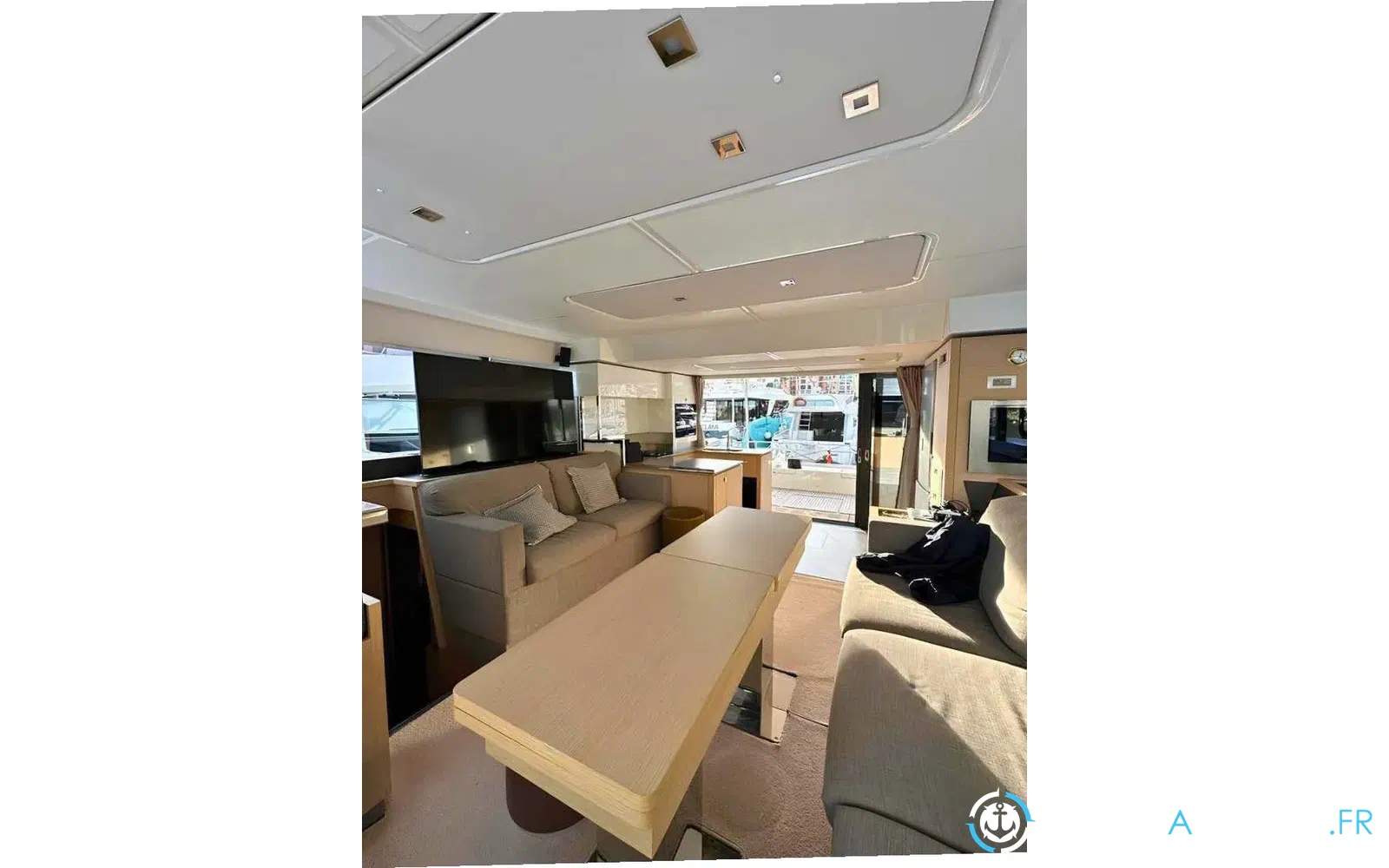 slider 8 Fountaine Pajot My 6