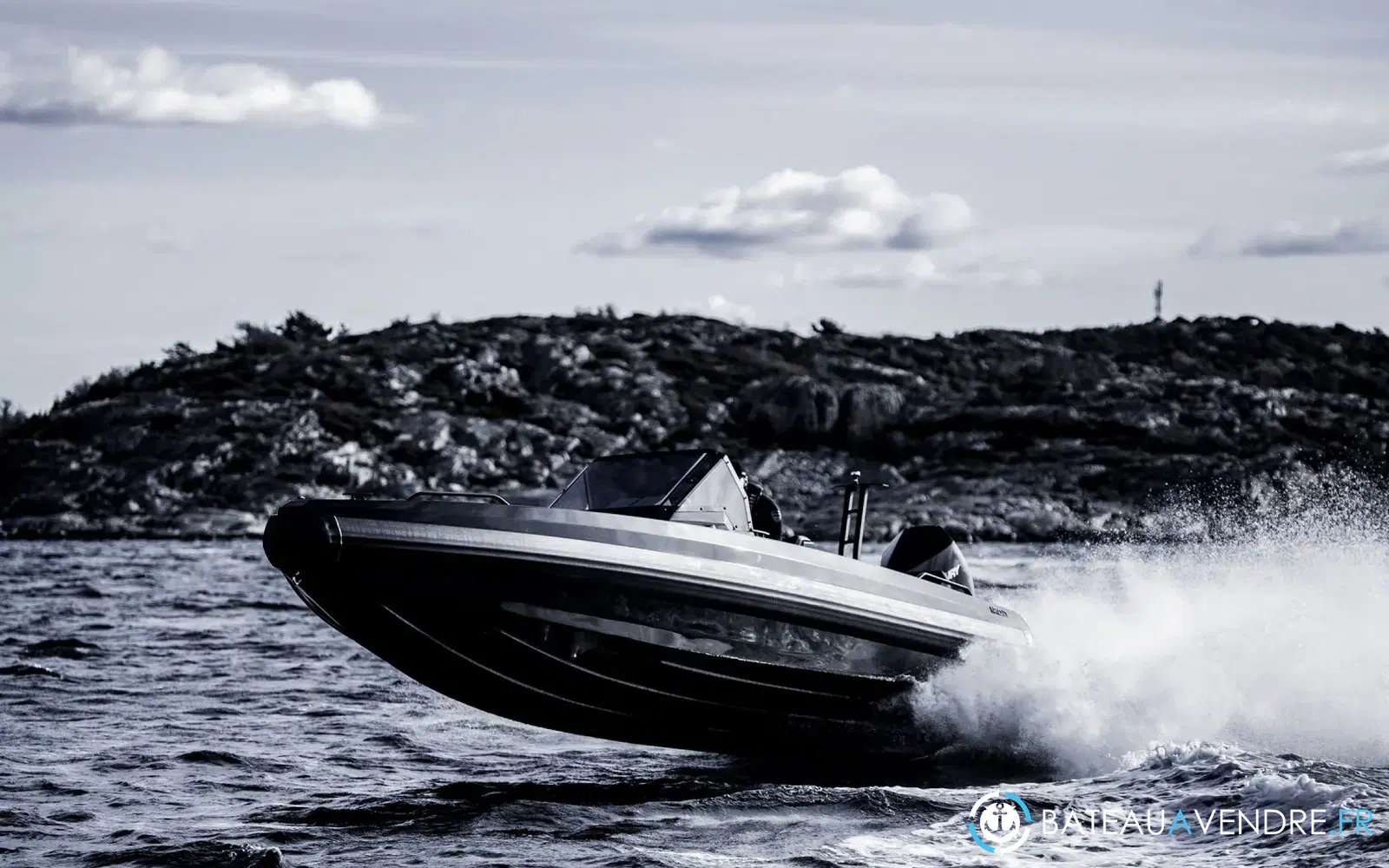 slider 6 Iron Boats 767