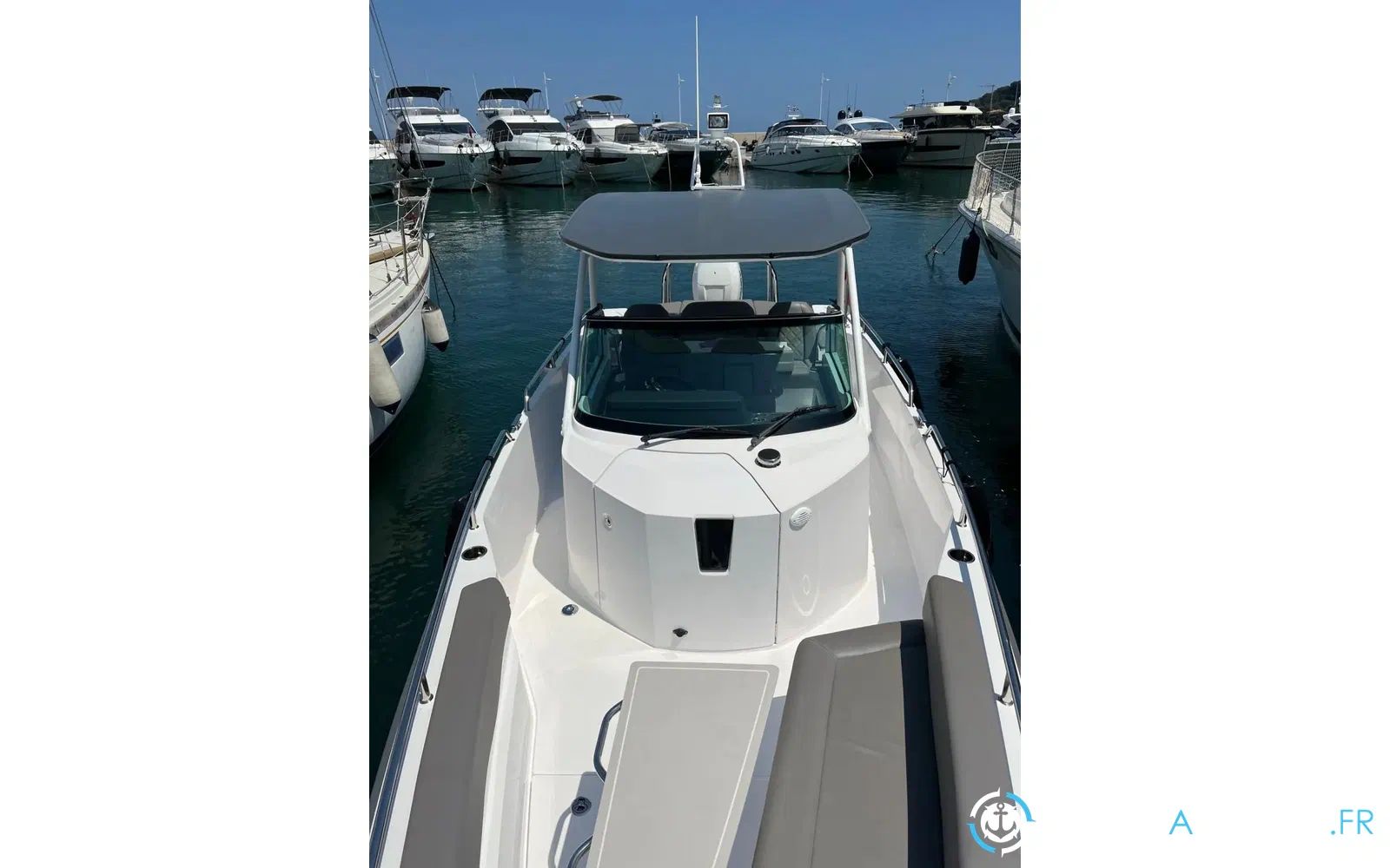 slider 3 Axopar 28 Open