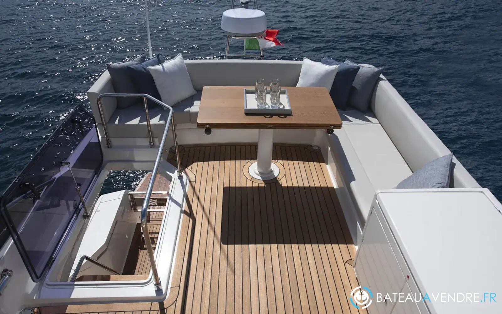 slider 9 Ferretti 500