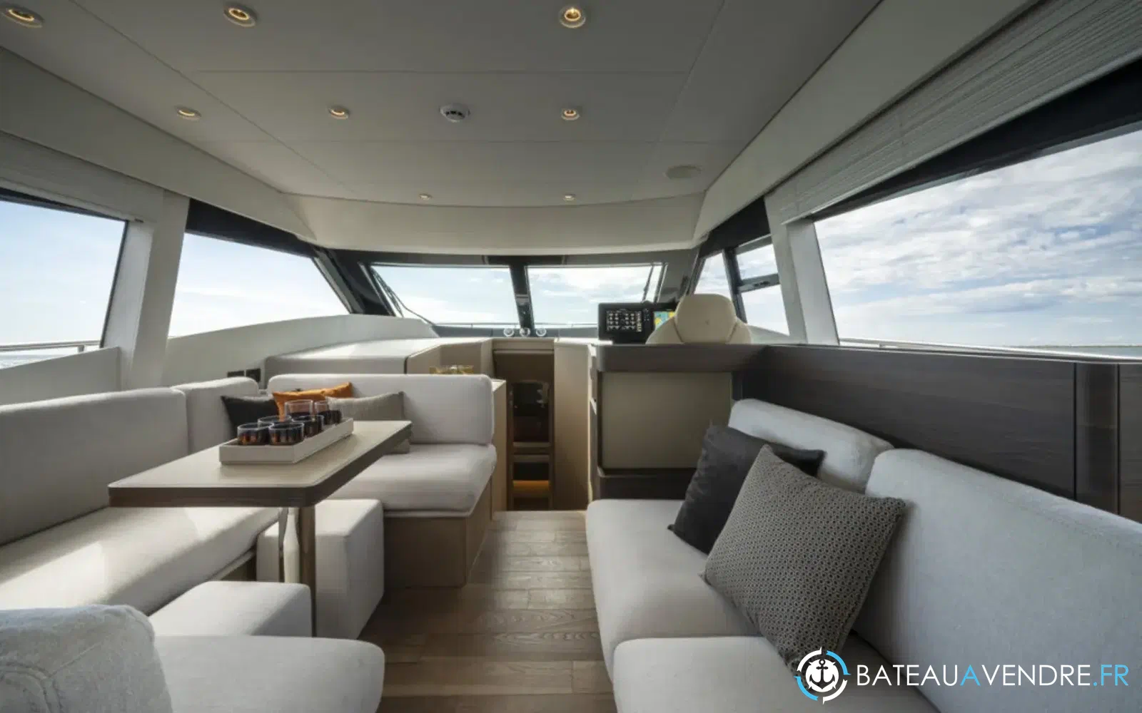 slider 16 Ferretti 500