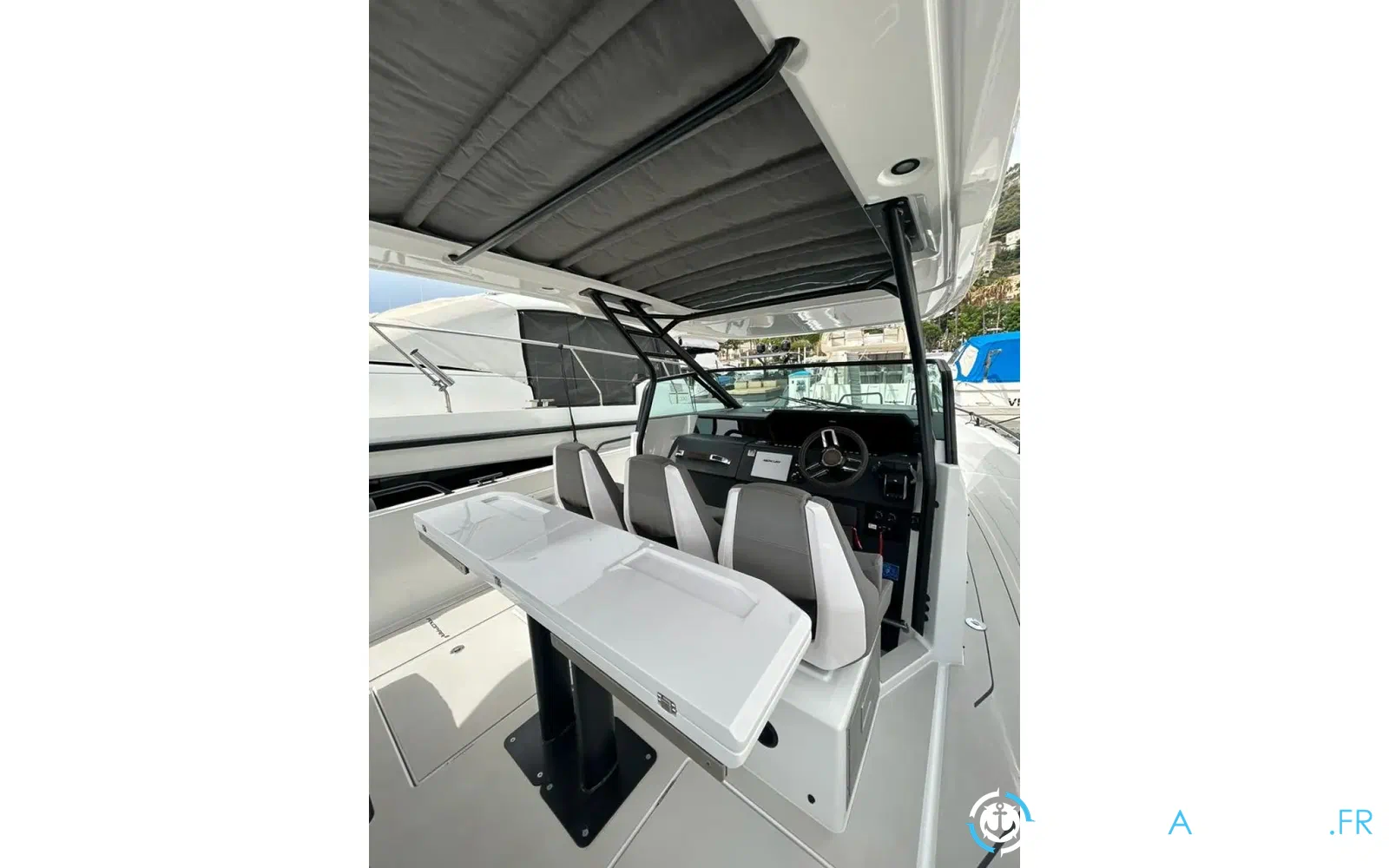 slider 3 Axopar 37 ST
