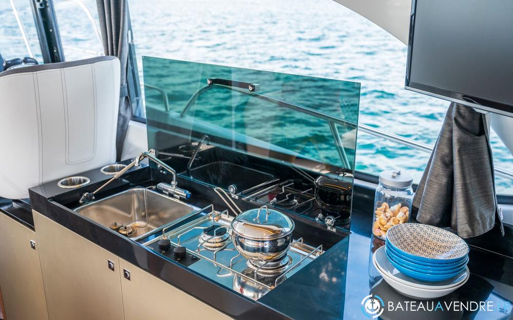 Beneteau Antares 11 OB cuisine / salle de bain photo 3