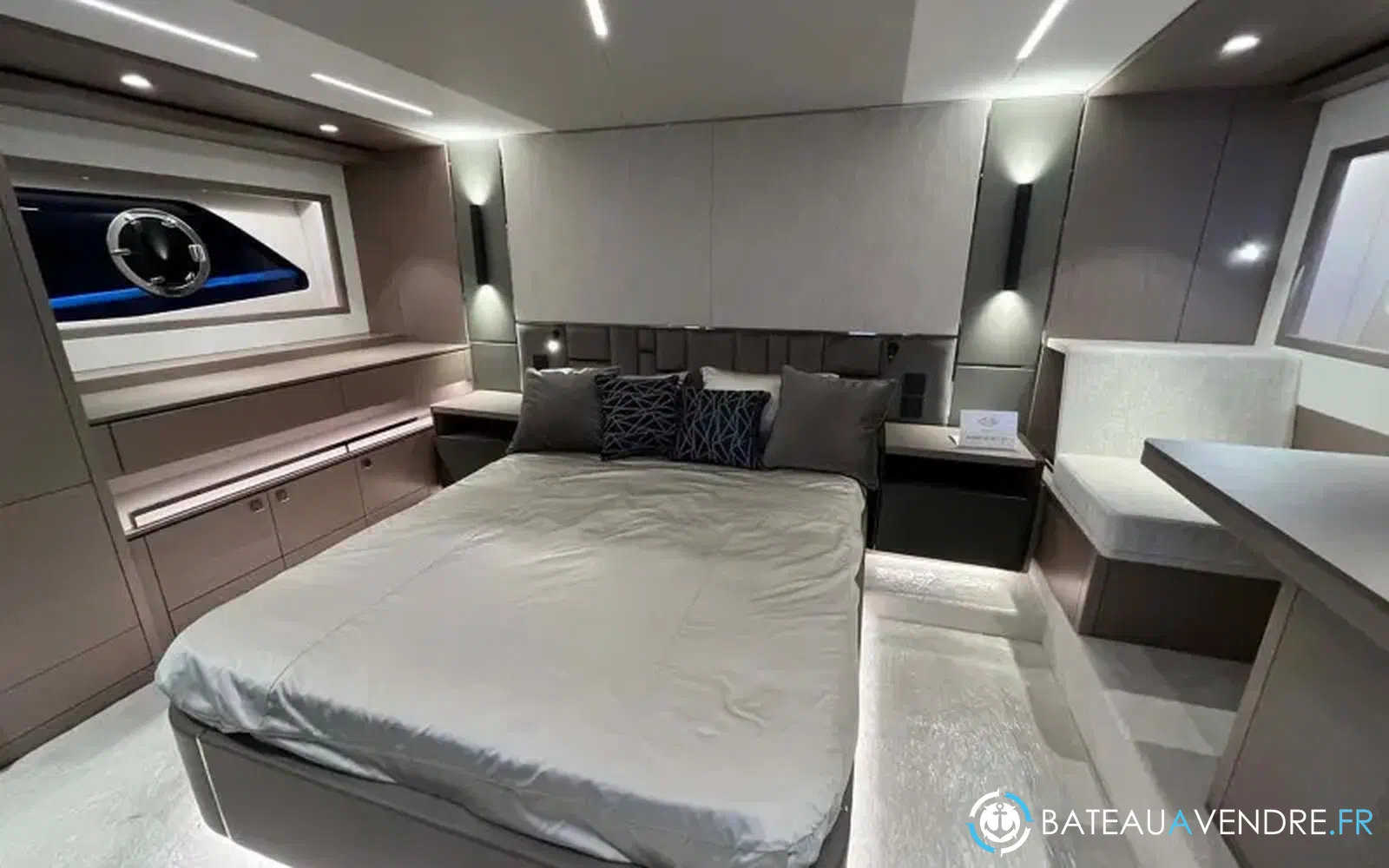 slider 11 Sunseeker Manhattan 68