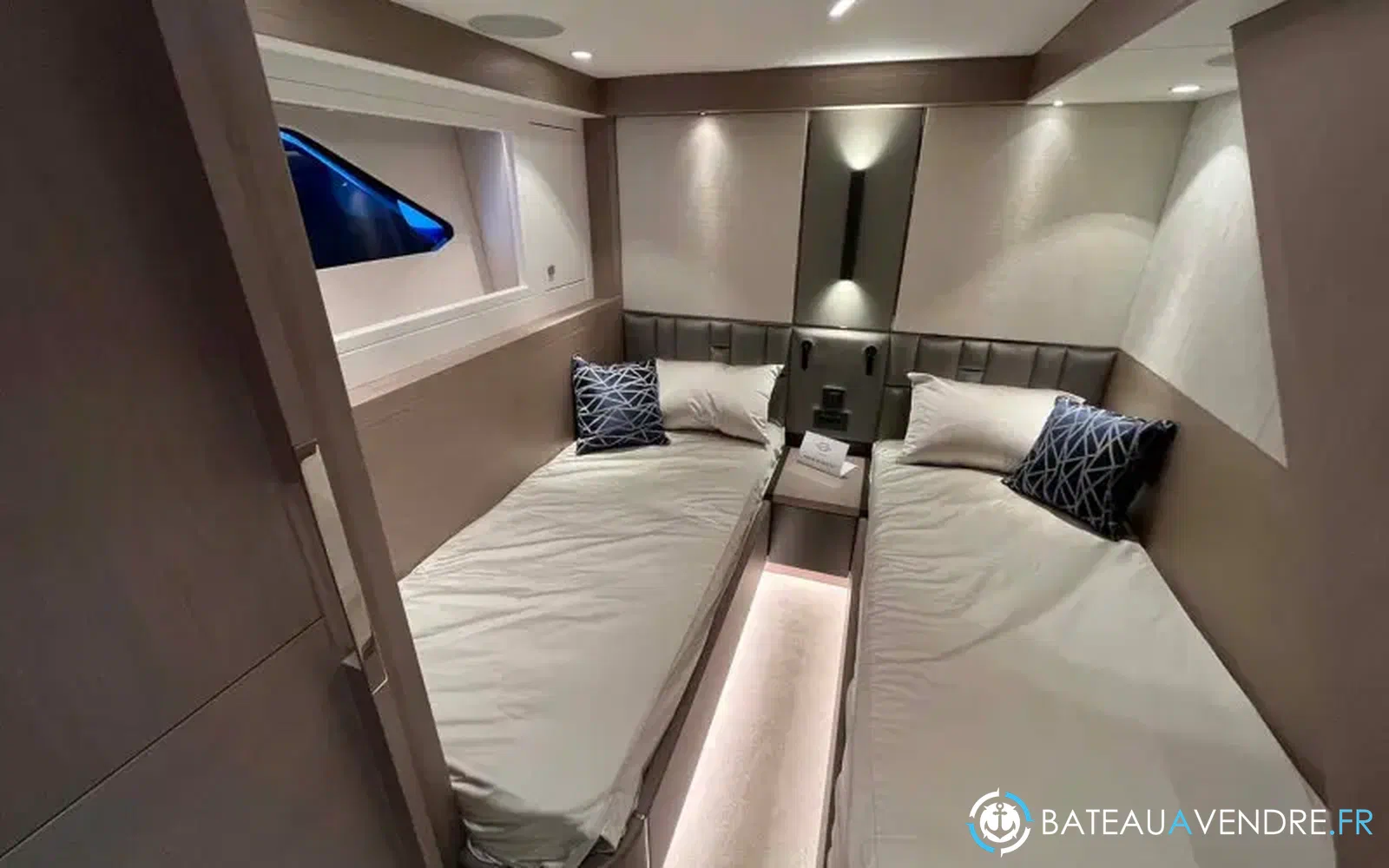 slider 13 Sunseeker Manhattan 68