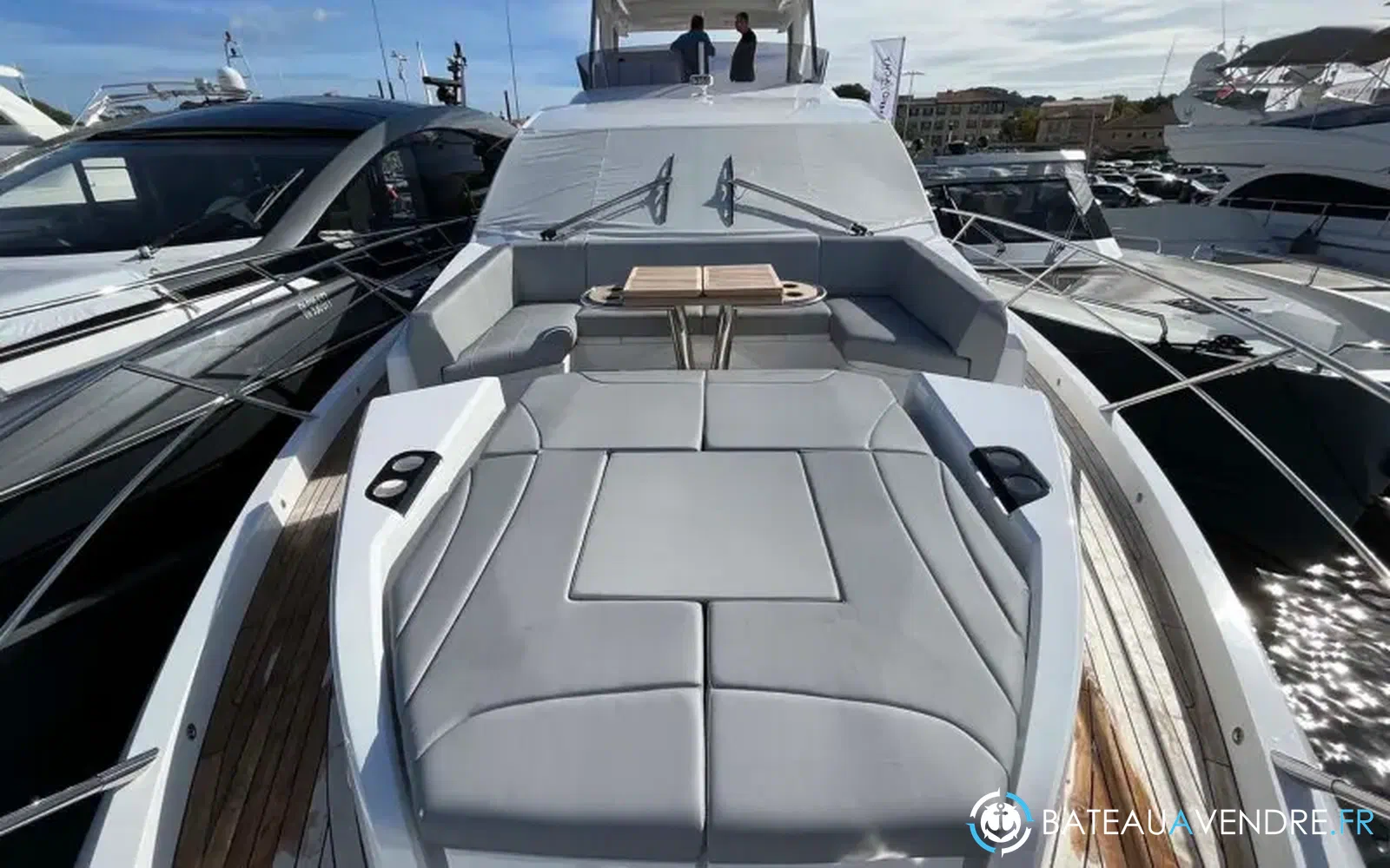 slider 2 Sunseeker Manhattan 68