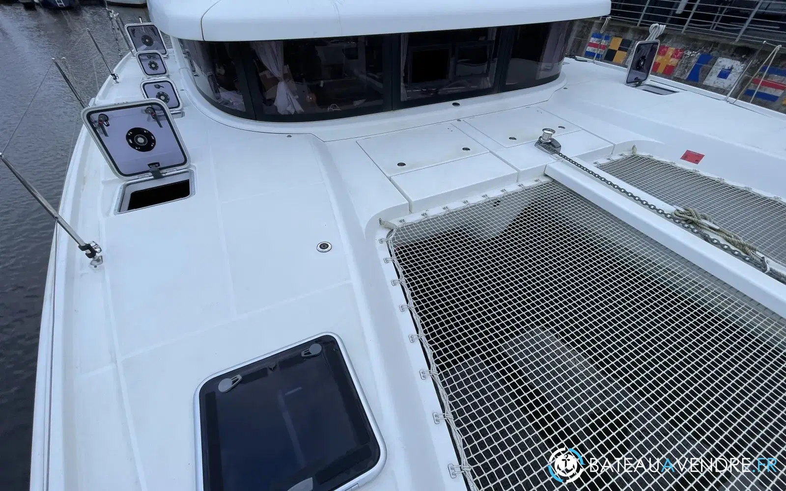slider 1 Lagoon 42