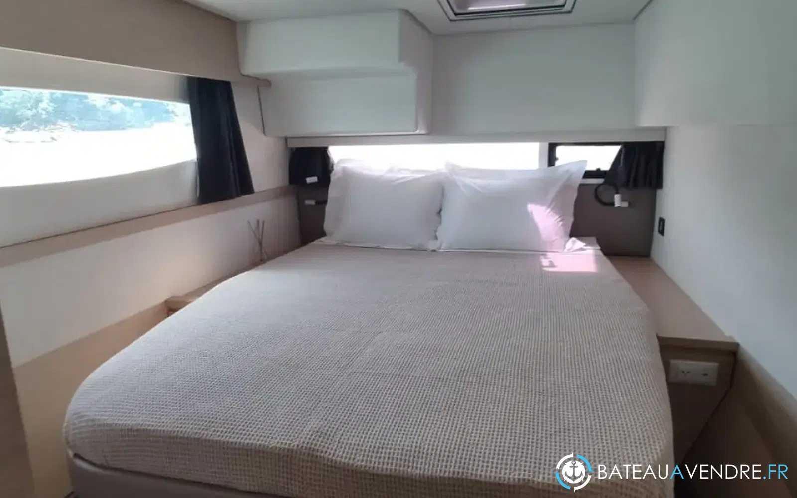 slider 13 Fountaine Pajot Saba 50
