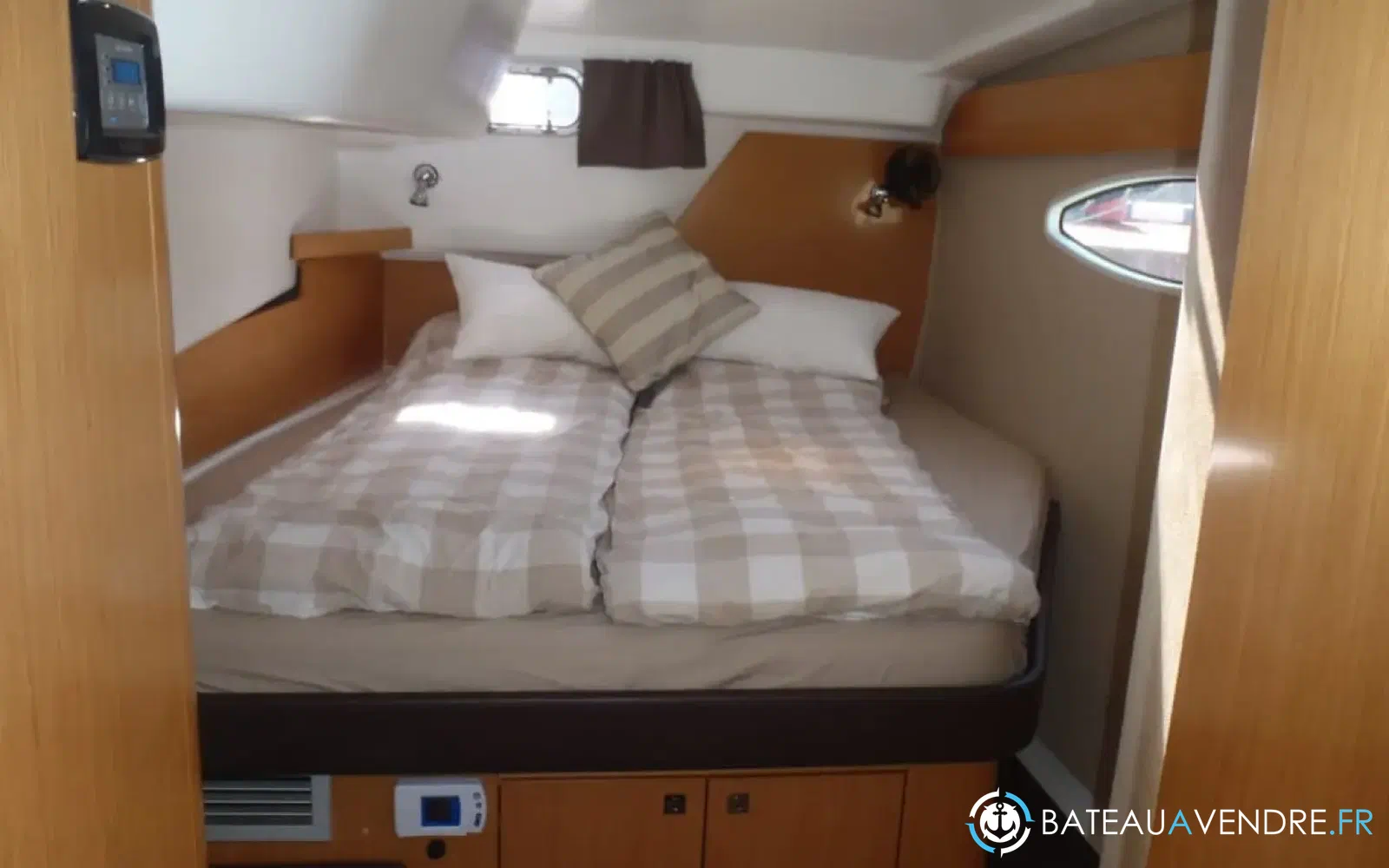 slider 11 Fountaine Pajot Orana 44