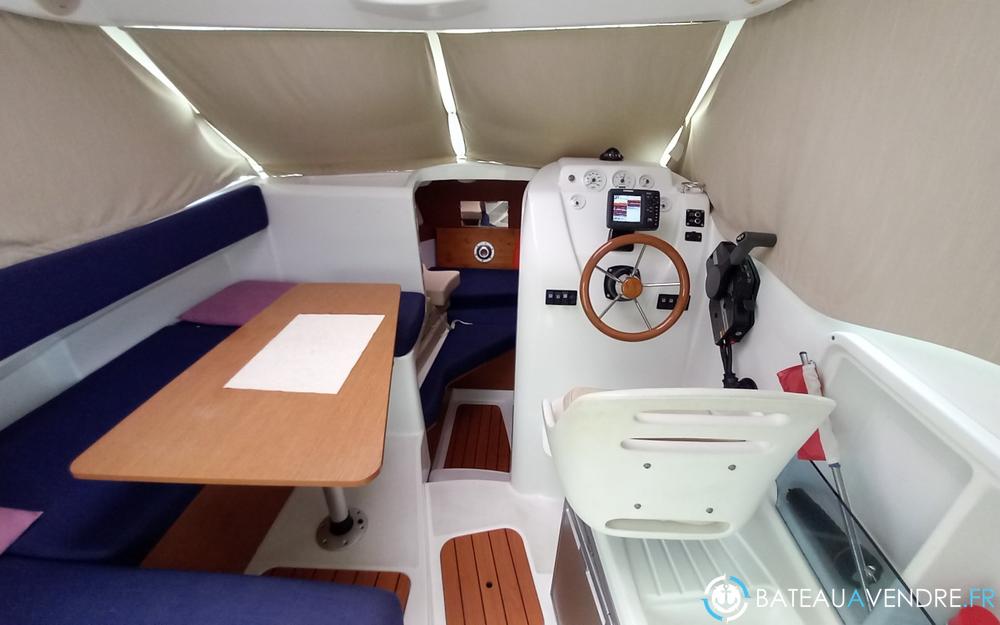 Beneteau Antares 750 HB interieur photo 4