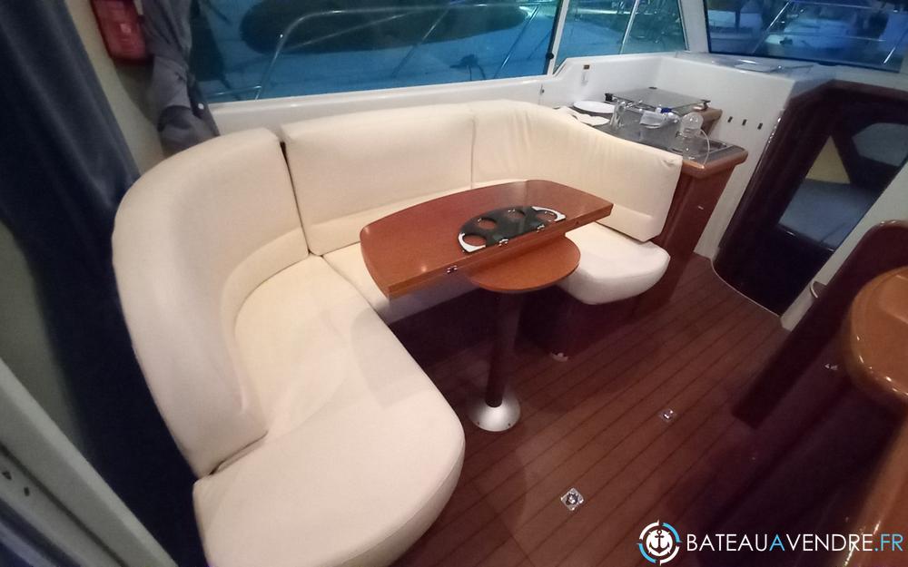 Beneteau Antares 980 Fly interieur photo 5