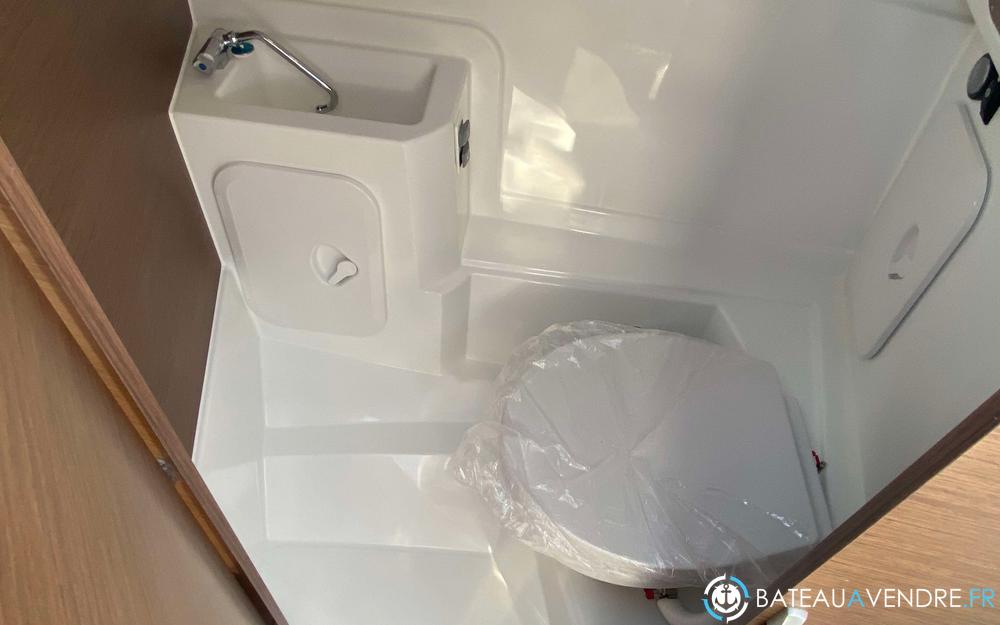 Beneteau Antares 7 OB cuisine / salle de bain photo 5