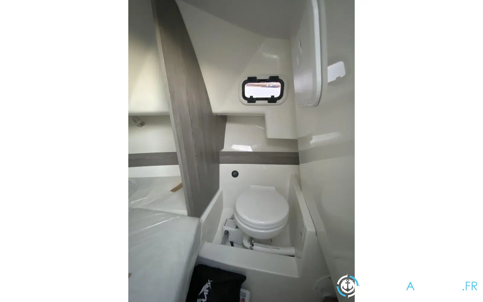 slider 10 White Shark 240 SC