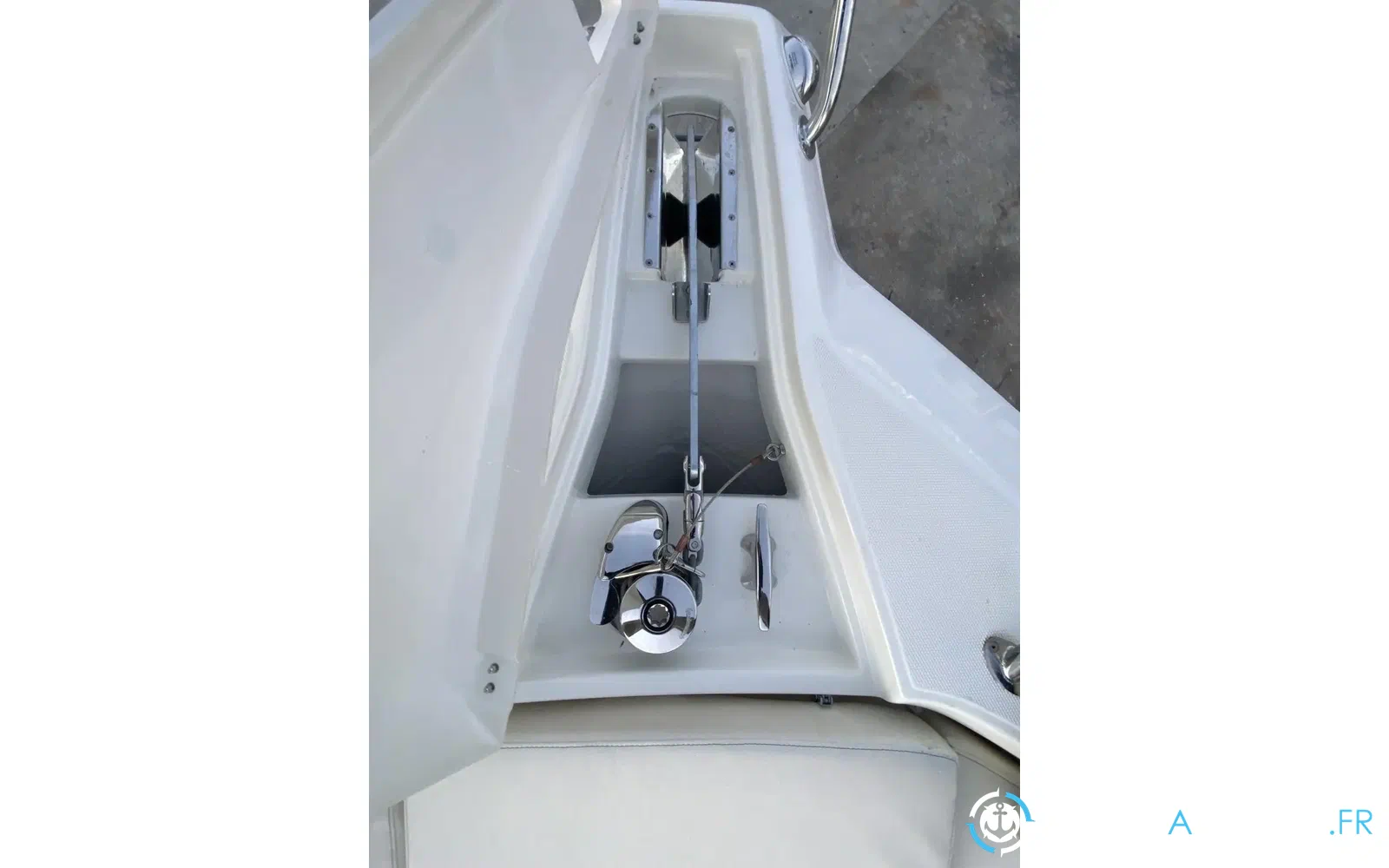 slider 14 White Shark 240 SC