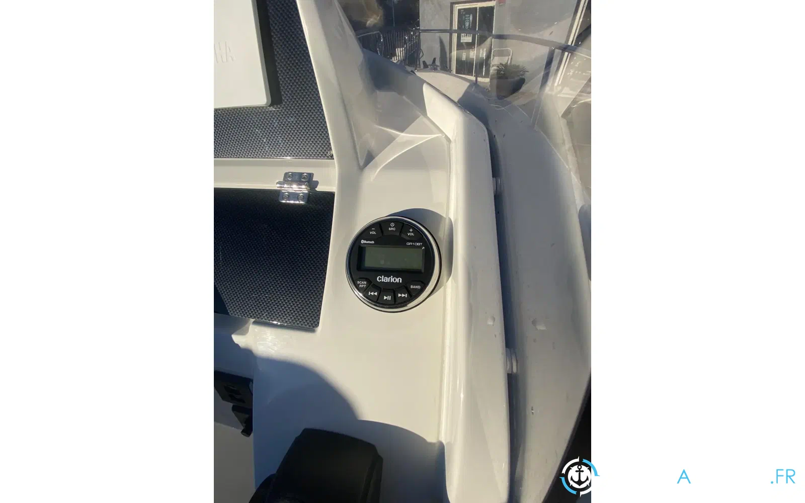 slider 7 White Shark 240 SC