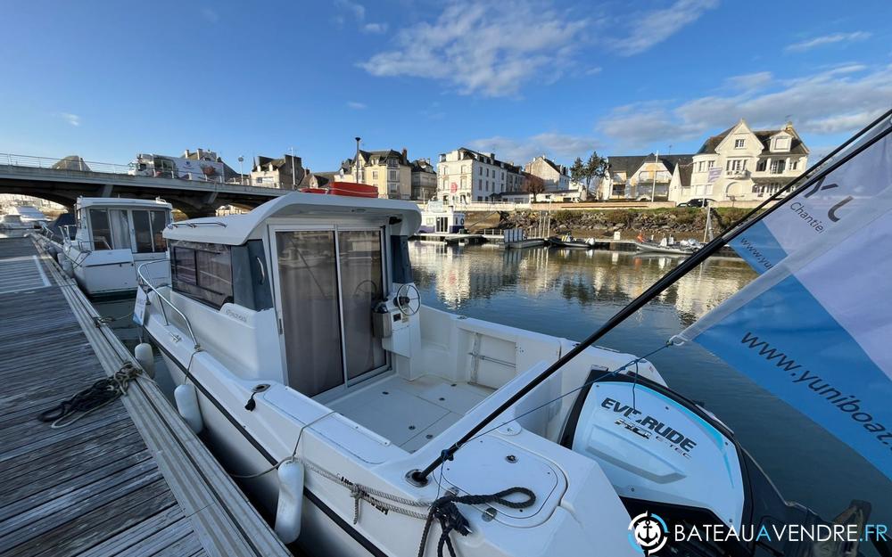 Quicksilver 675 Pilothouse photo 2