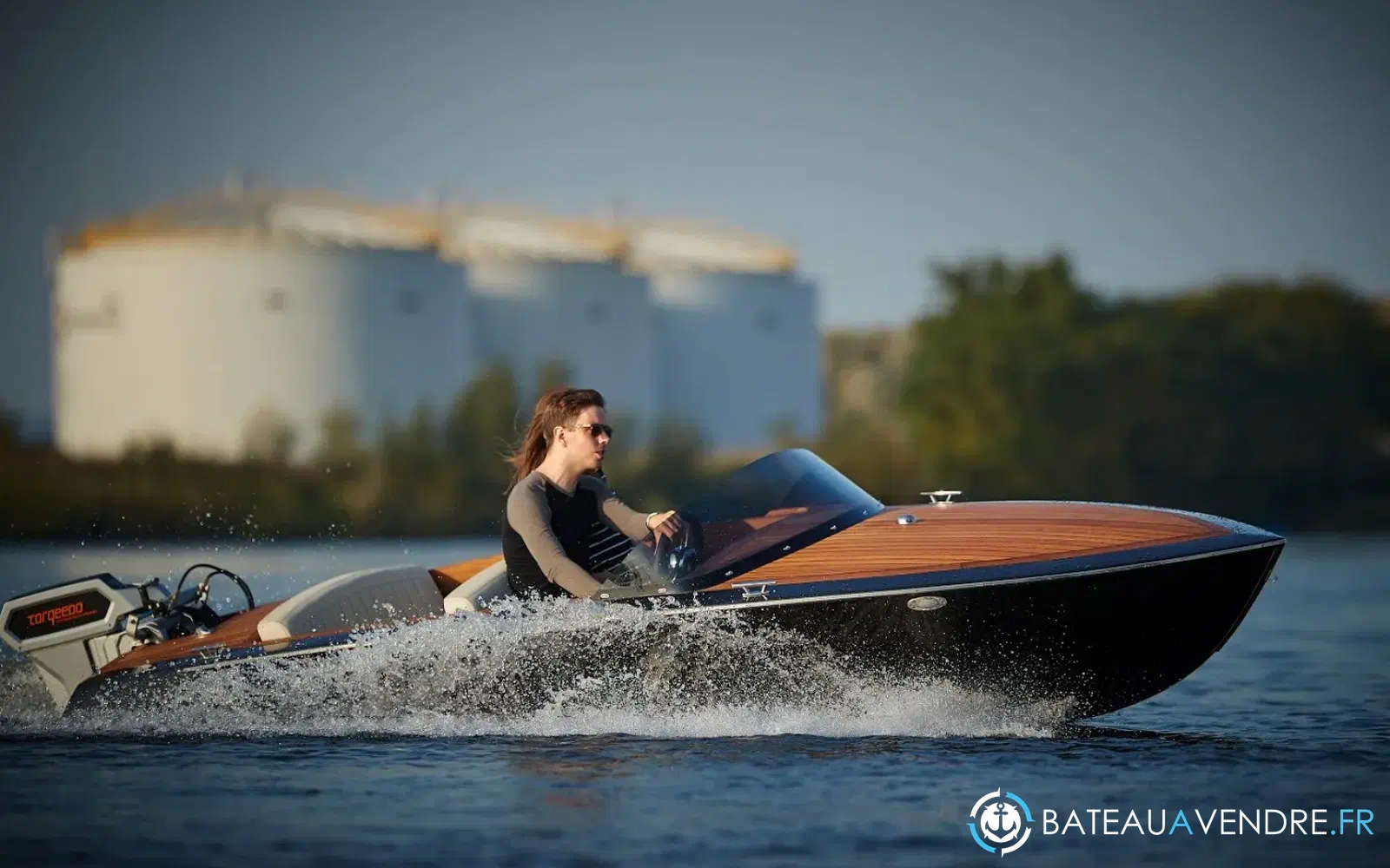 slider 2 VTS Boats Flying Shark 4.2