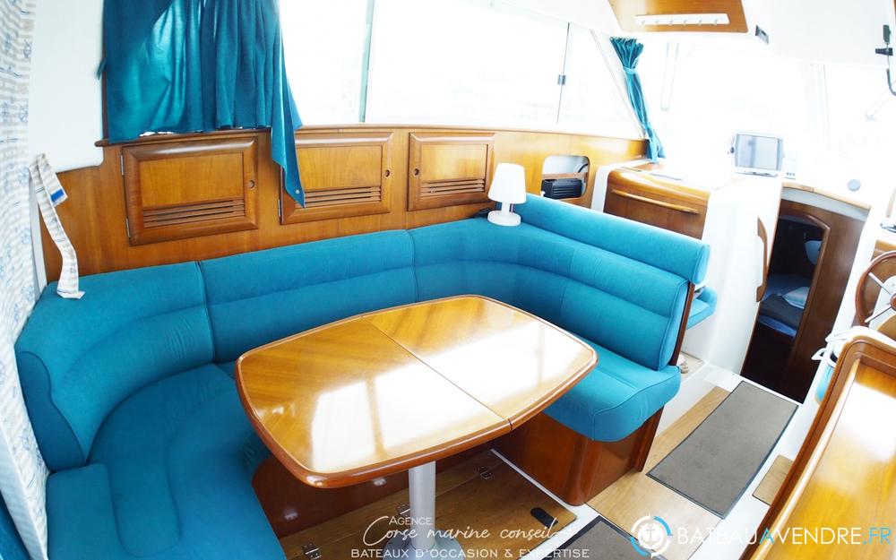 Beneteau Antares 10.80 interieur photo 3