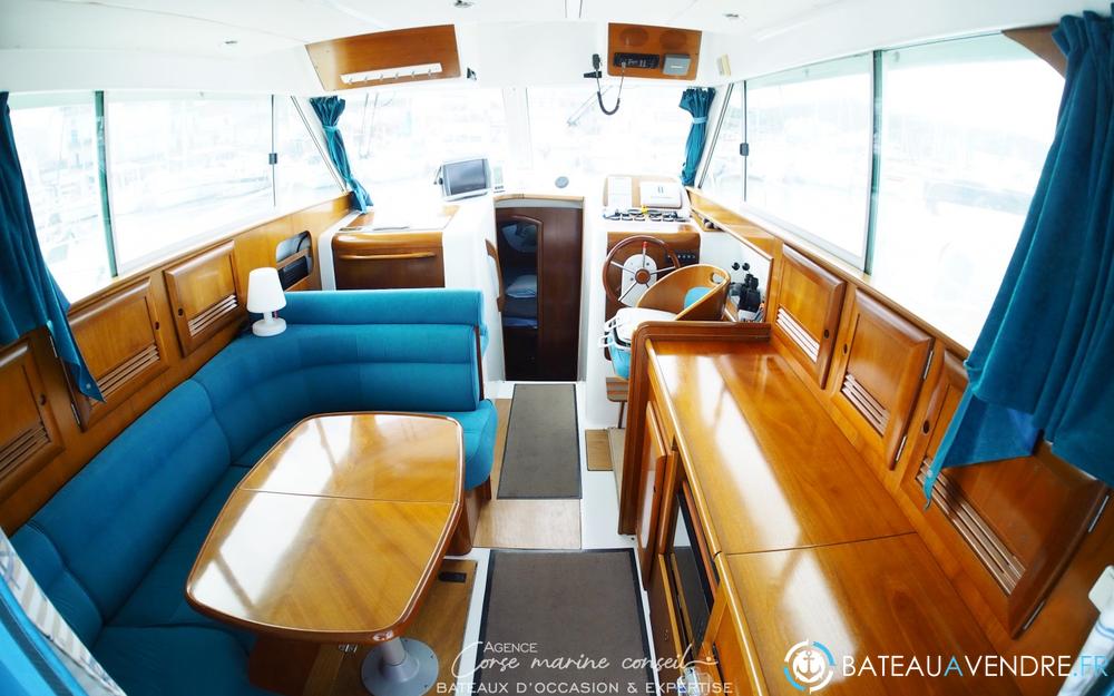 Beneteau Antares 10.80 interieur photo 4