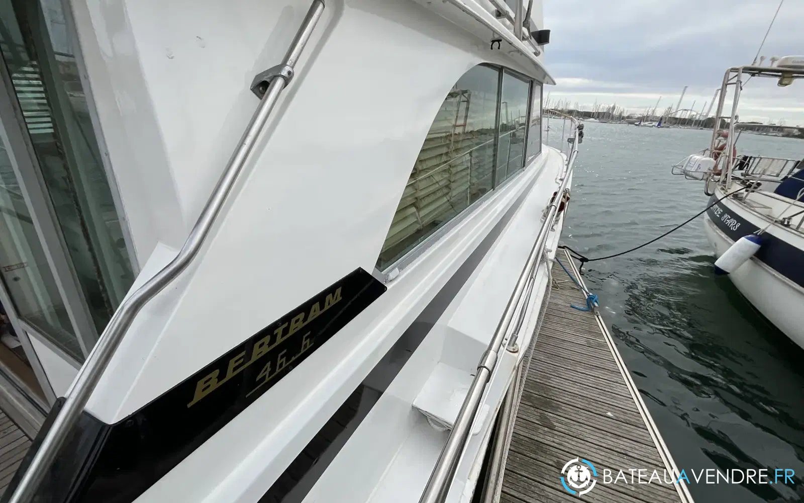 slider 12 Bertram 46.6 Convertible