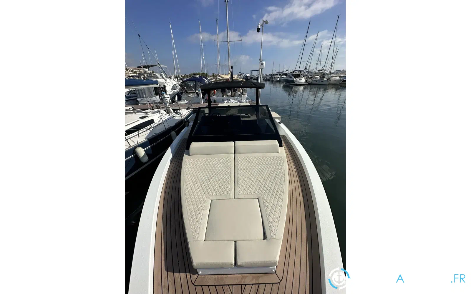 slider 2 De Antonio Yachts D34 Cruiser