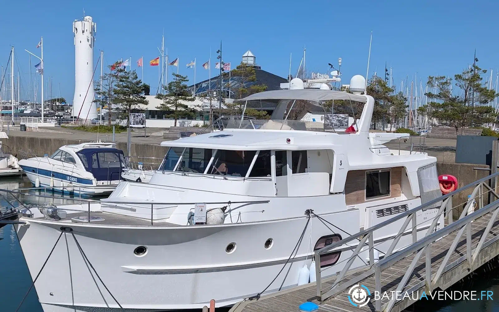 slider 2 Beneteau Swift Trawler 52
