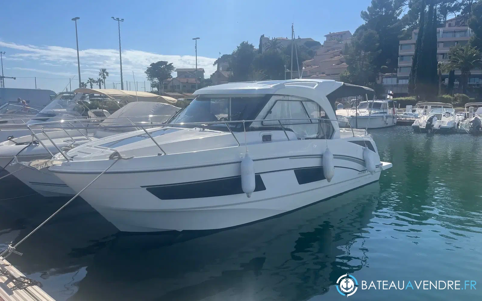 slider 0 Beneteau Antares 9 OB