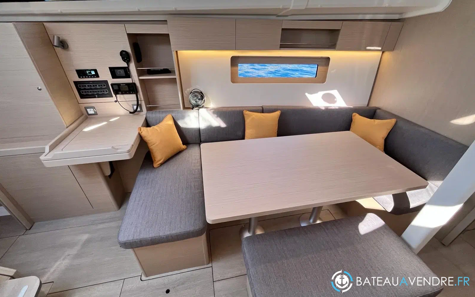 slider 4 Beneteau Oceanis 37.1