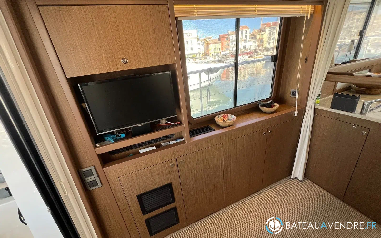 slider 14 Beneteau Swift Trawler 44