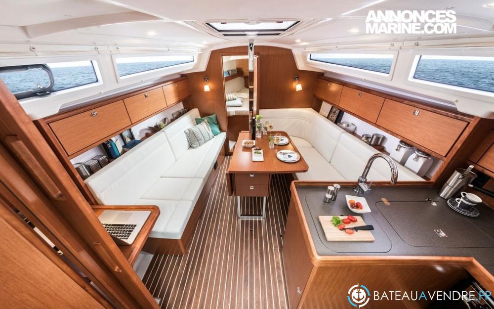 Bavaria 34 Cruiser interieur photo 3