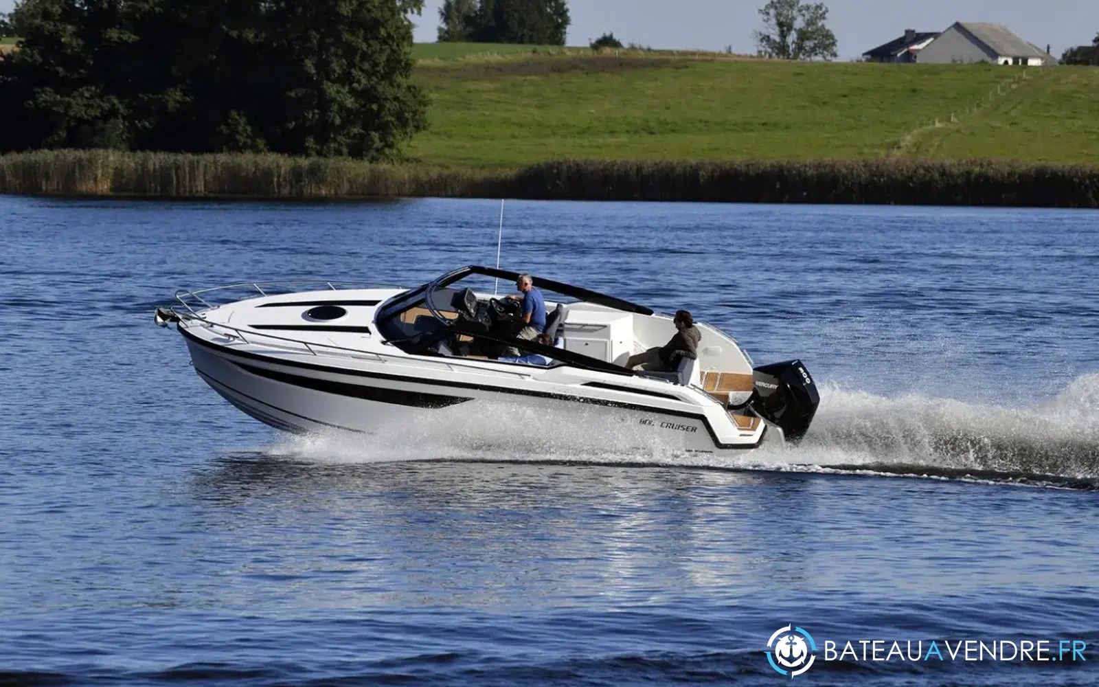 slider 1 Parker 800 Cruiser