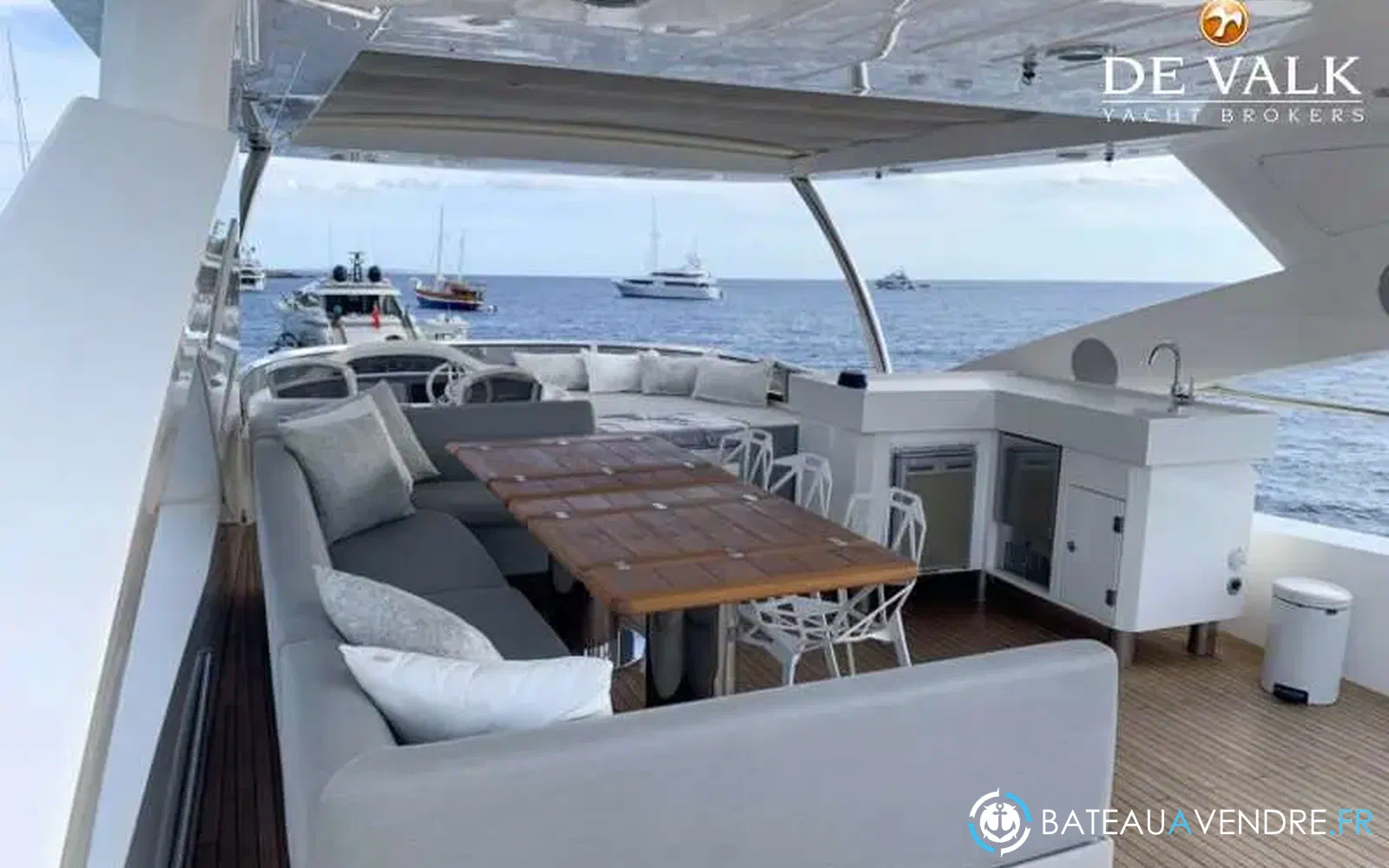 slider 10 Sunseeker Yacht 86