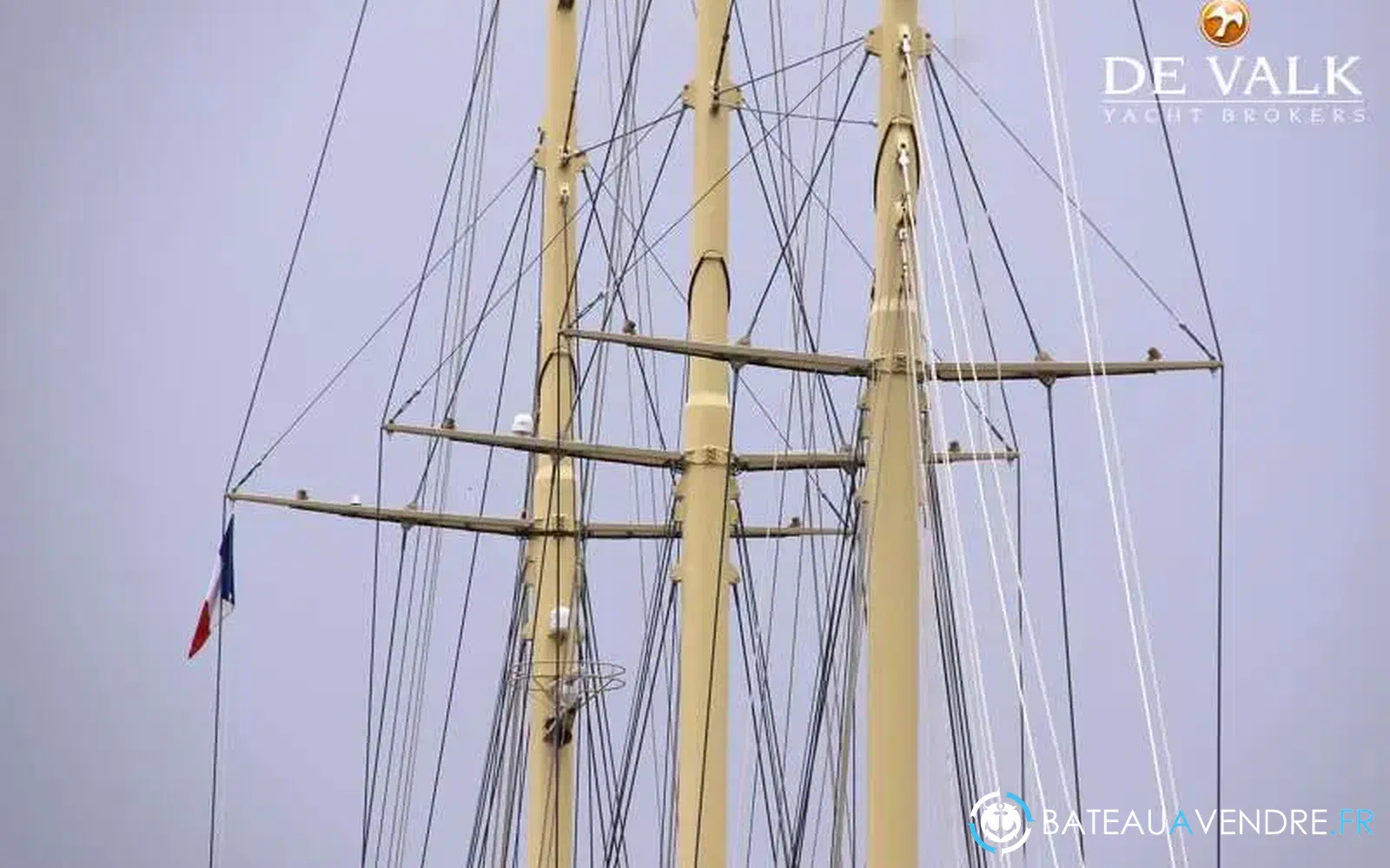 slider 6 Van Der Graaf Classic Schooner
