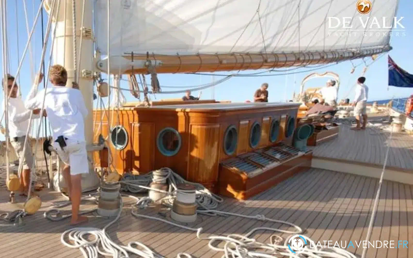 slider 7 Van Der Graaf Classic Schooner