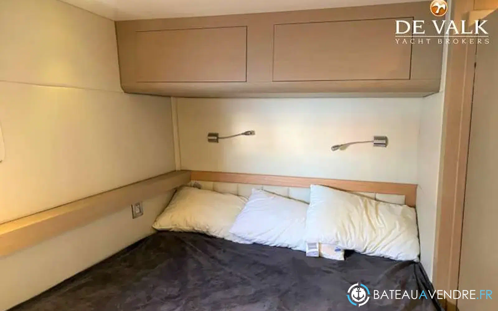 slider 27 Fountaine Pajot Queensland 55