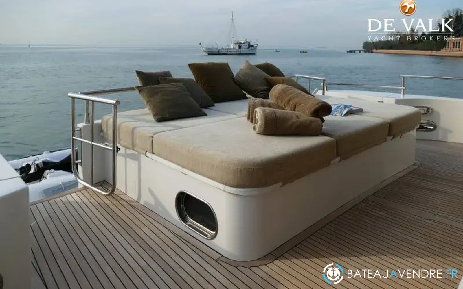 slider 5 Favaro Yachts Explorer 76