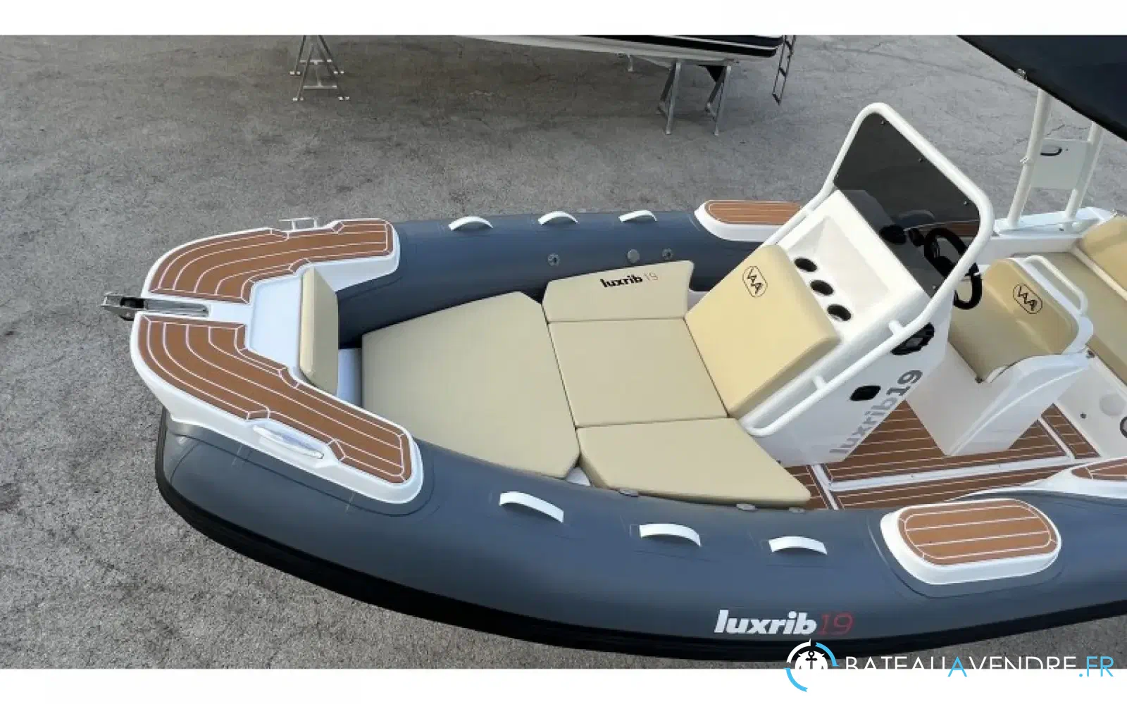 slider 4 Aqvaboats Lux Rib19