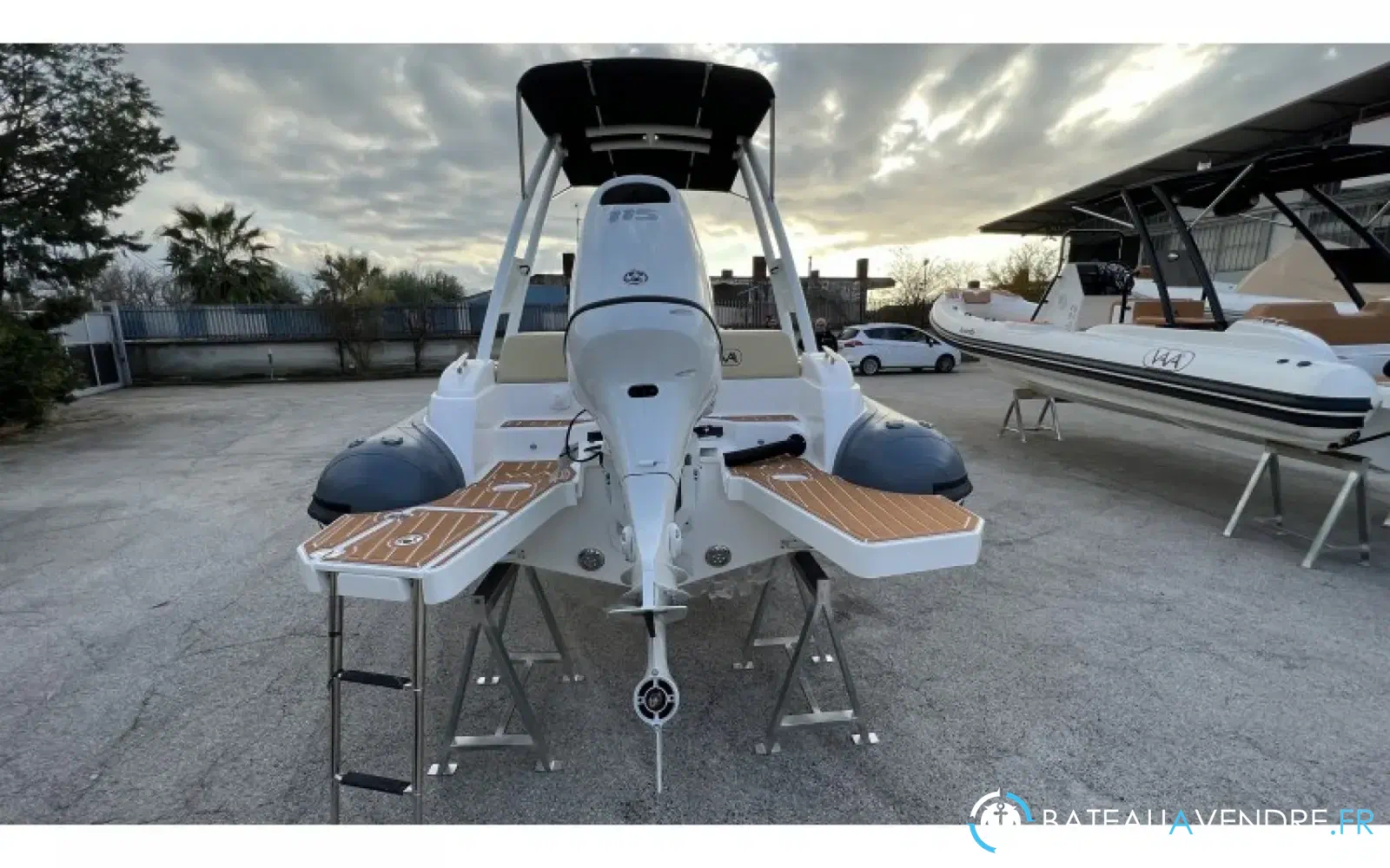 slider 9 Aqvaboats Lux Rib19