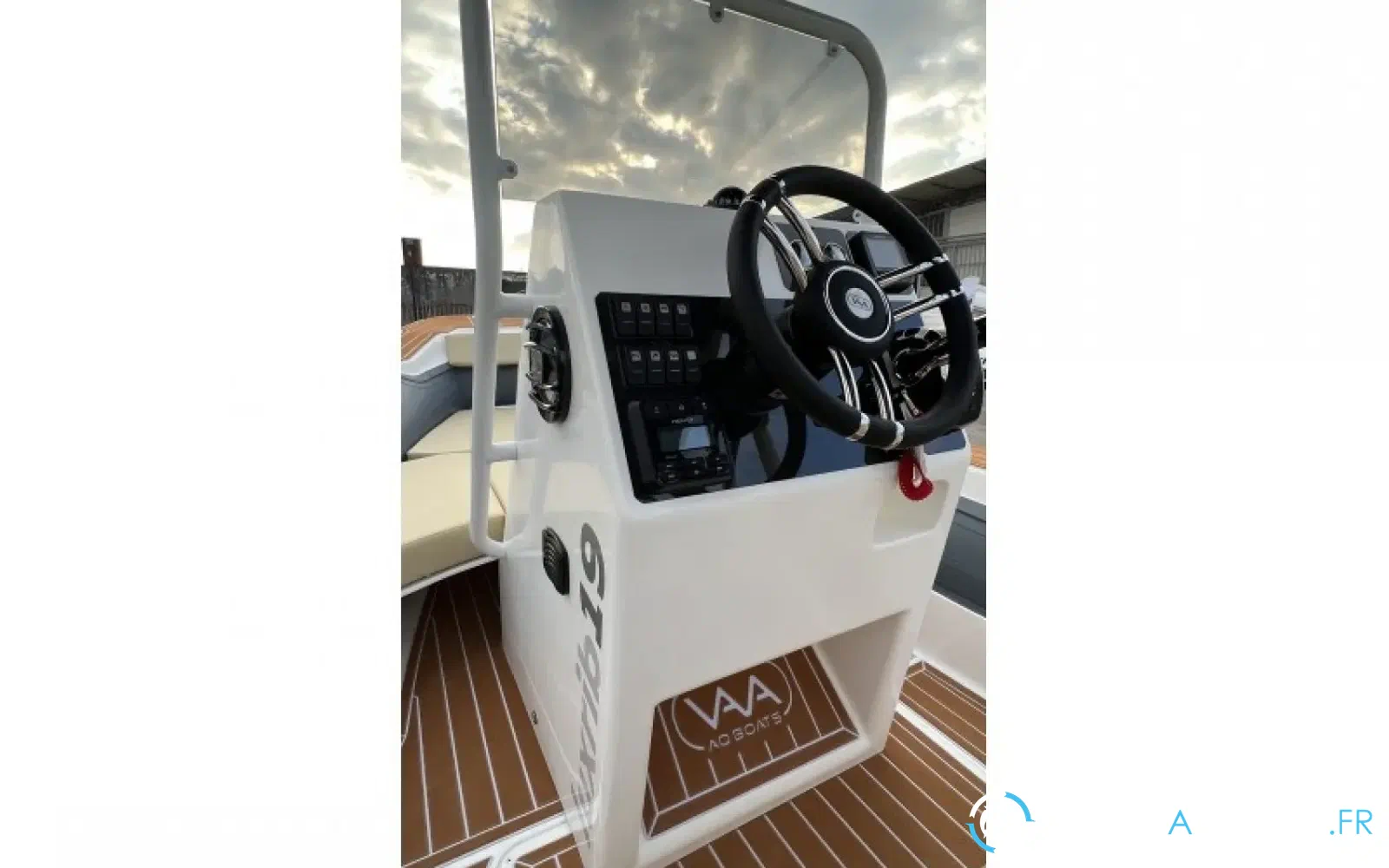 slider 10 Aqvaboats Lux Rib19