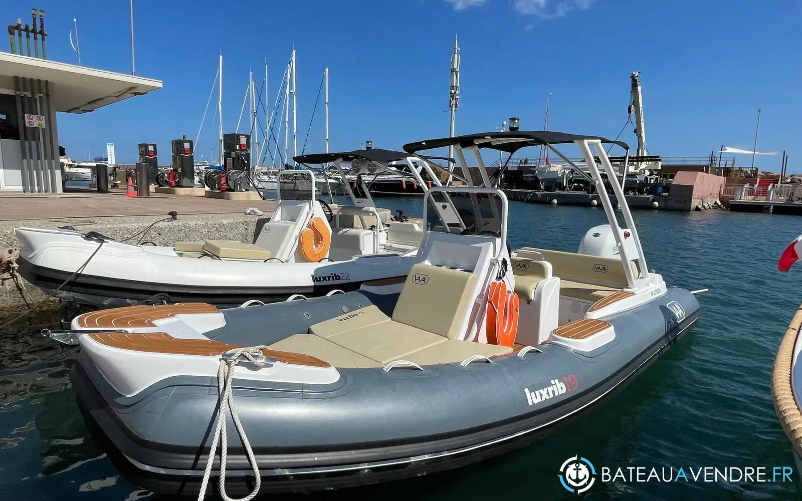 slider 0 Aqvaboats Lux Rib19