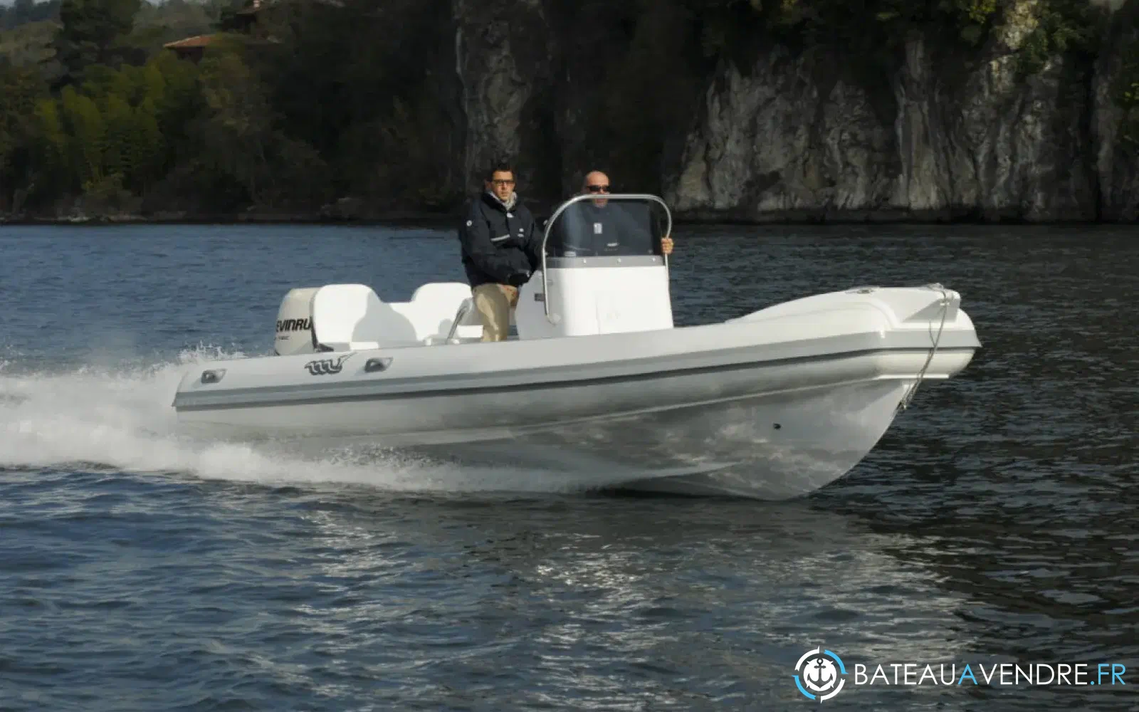 slider 0 MV Marine 700