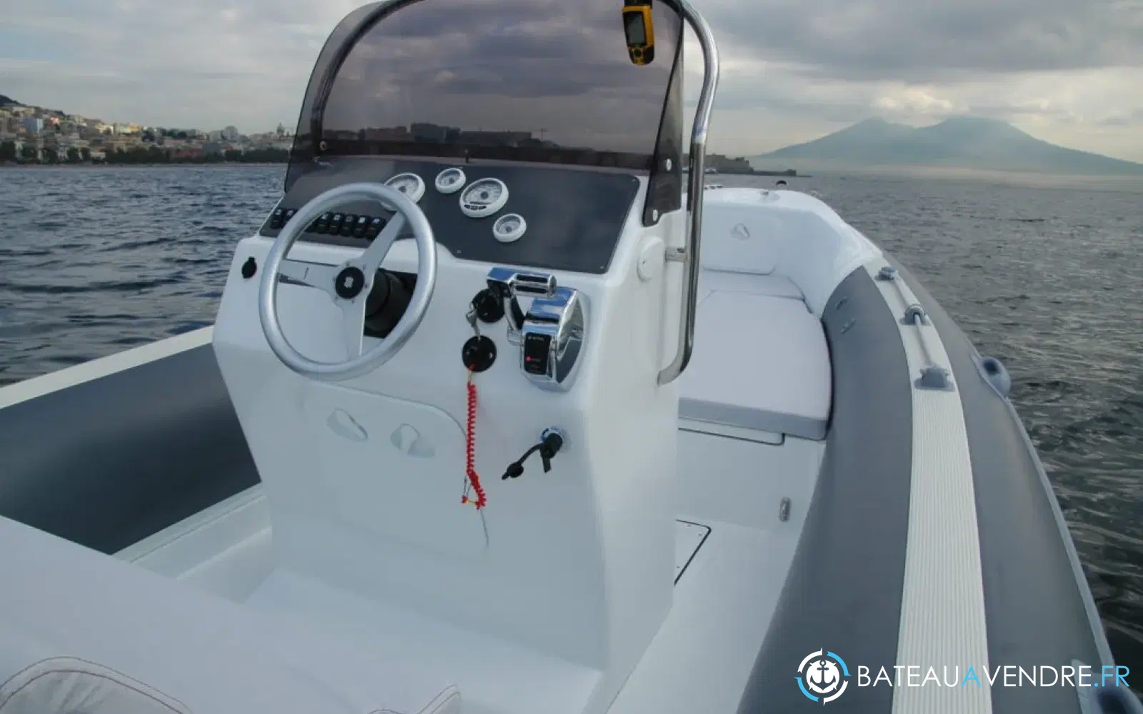 slider 1 MV Marine 700