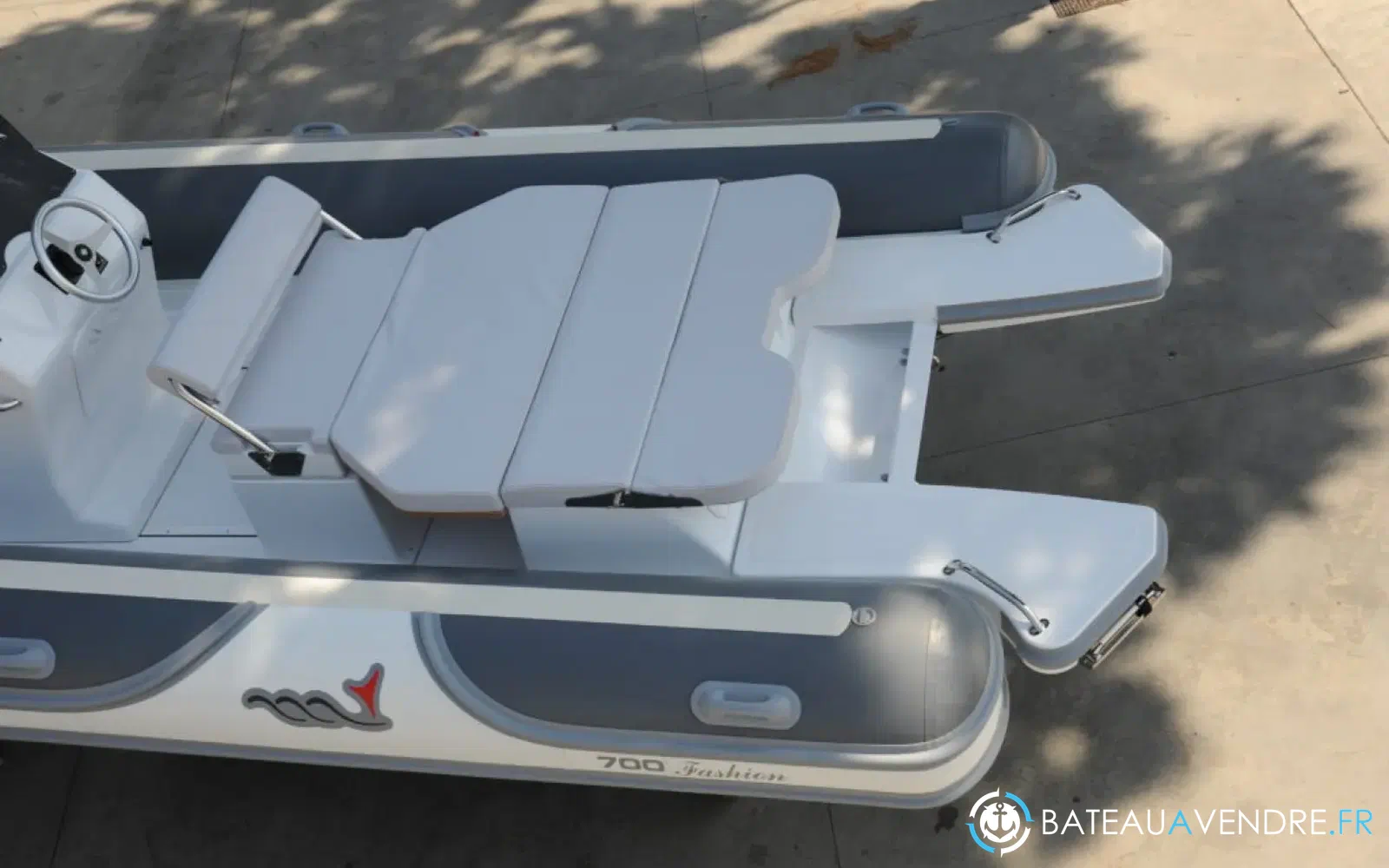 slider 4 MV Marine 700