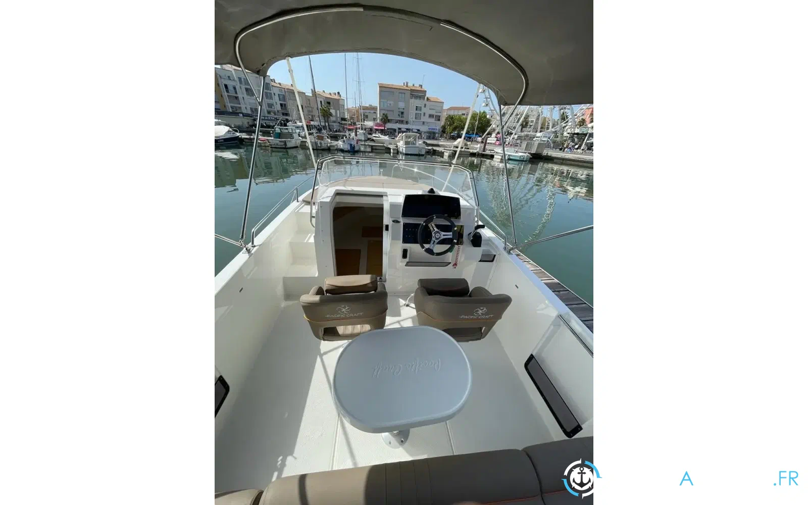 slider 8 Pacific Craft 630 SC