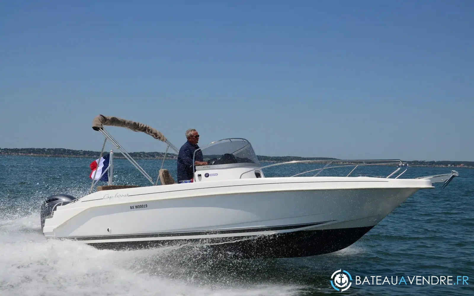 slider 1 B2 Marine Cap Ferret 702 Open Serie 2