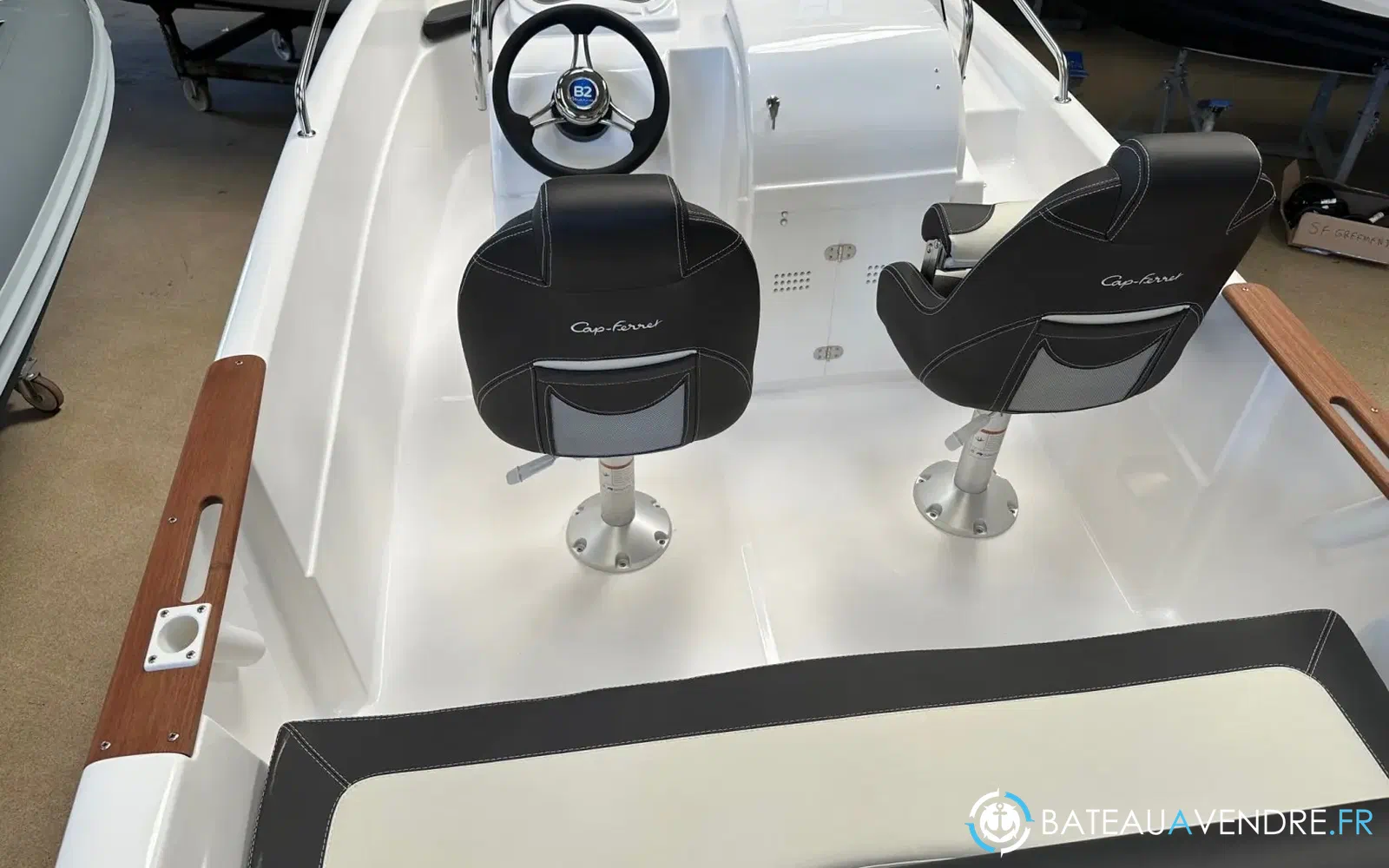 slider 3 B2 Marine Cap Ferret 522 Open