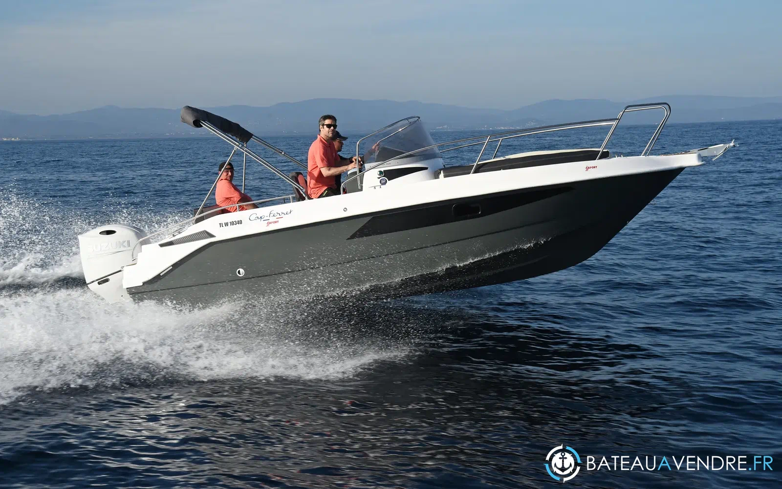 slider 8 B2 Marine Cap Ferret 702 Sun Deck