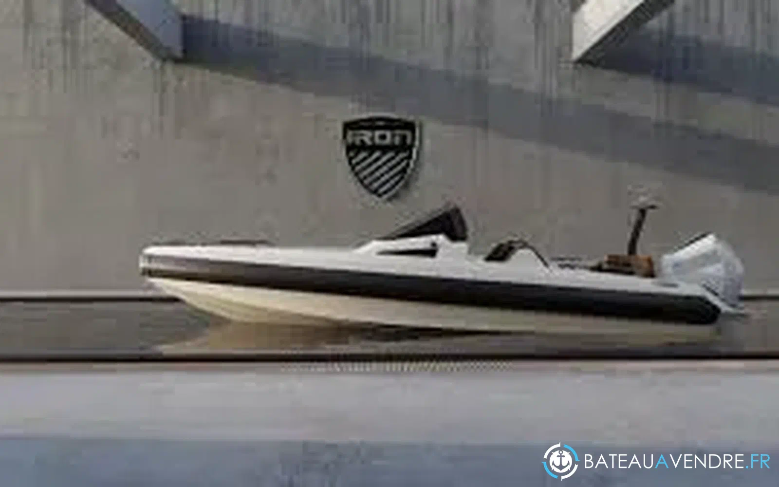 slider 11 Iron Boats 707