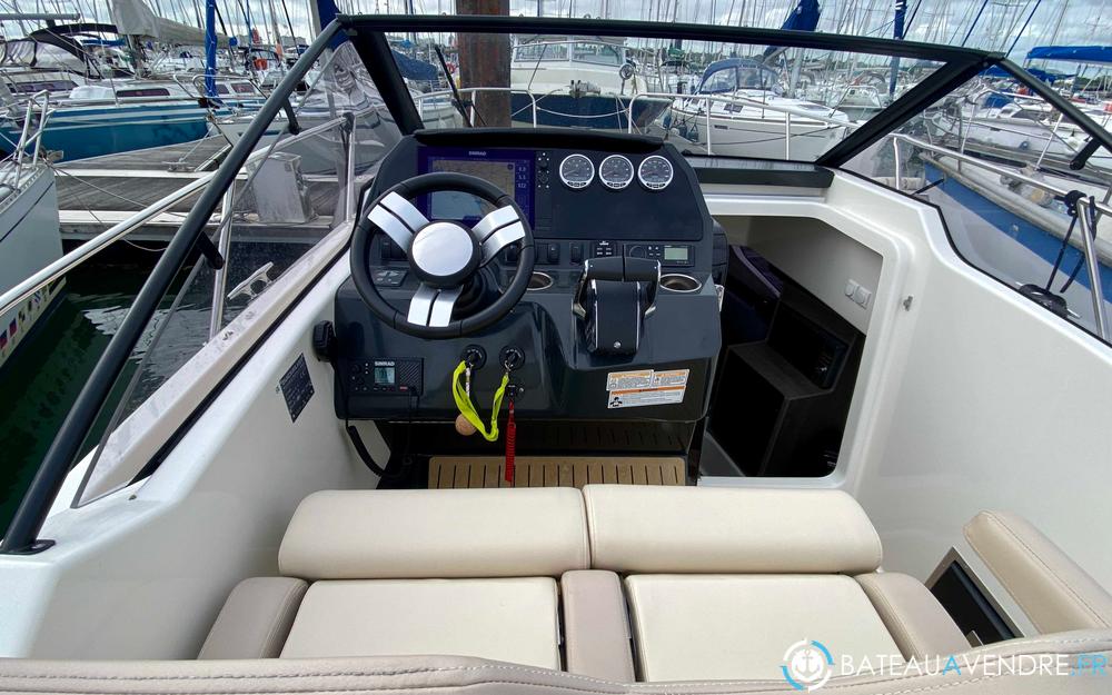 Quicksilver Activ 875 Sundeck photo 5