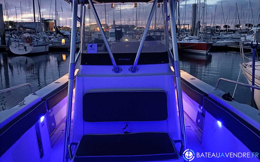 Boston Whaler 26 Outrage photo 2